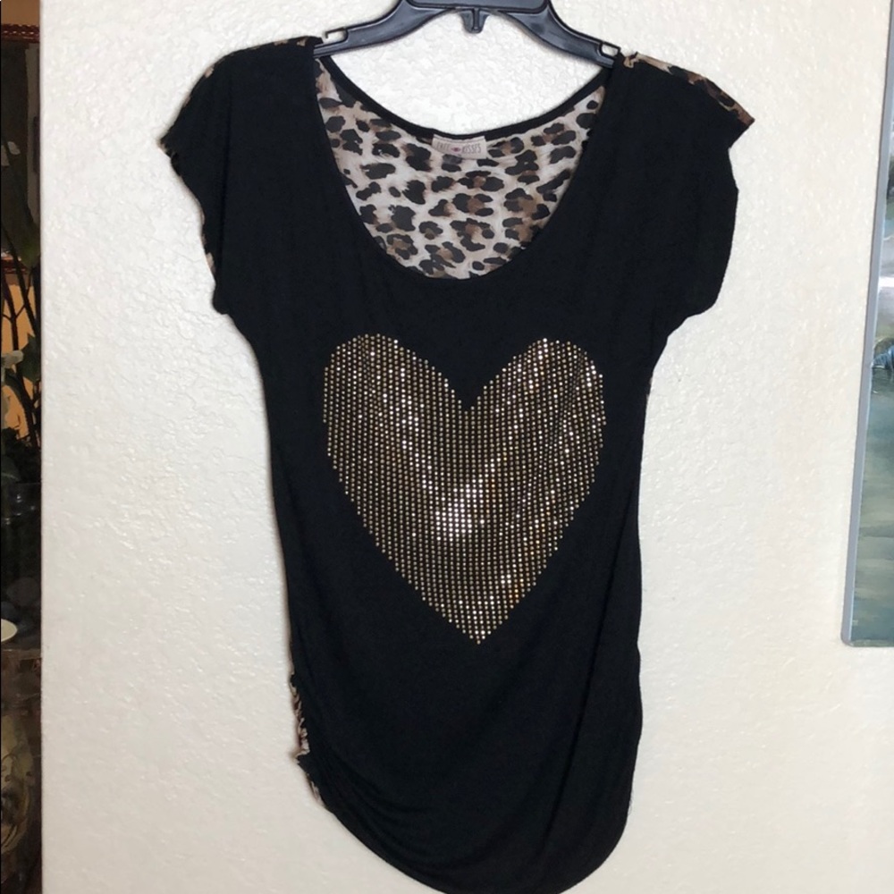 Free Kisses | Heart Short Sleeve Top